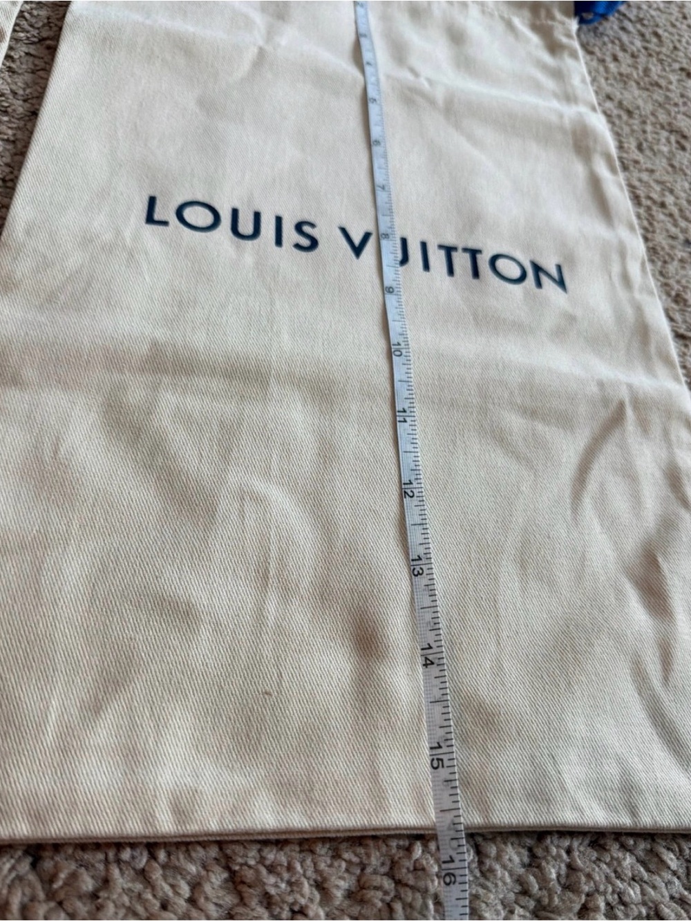 Louis Vuitton - Picture 4 of 6